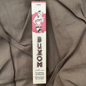 Buxom plumping lip polish shade Dani